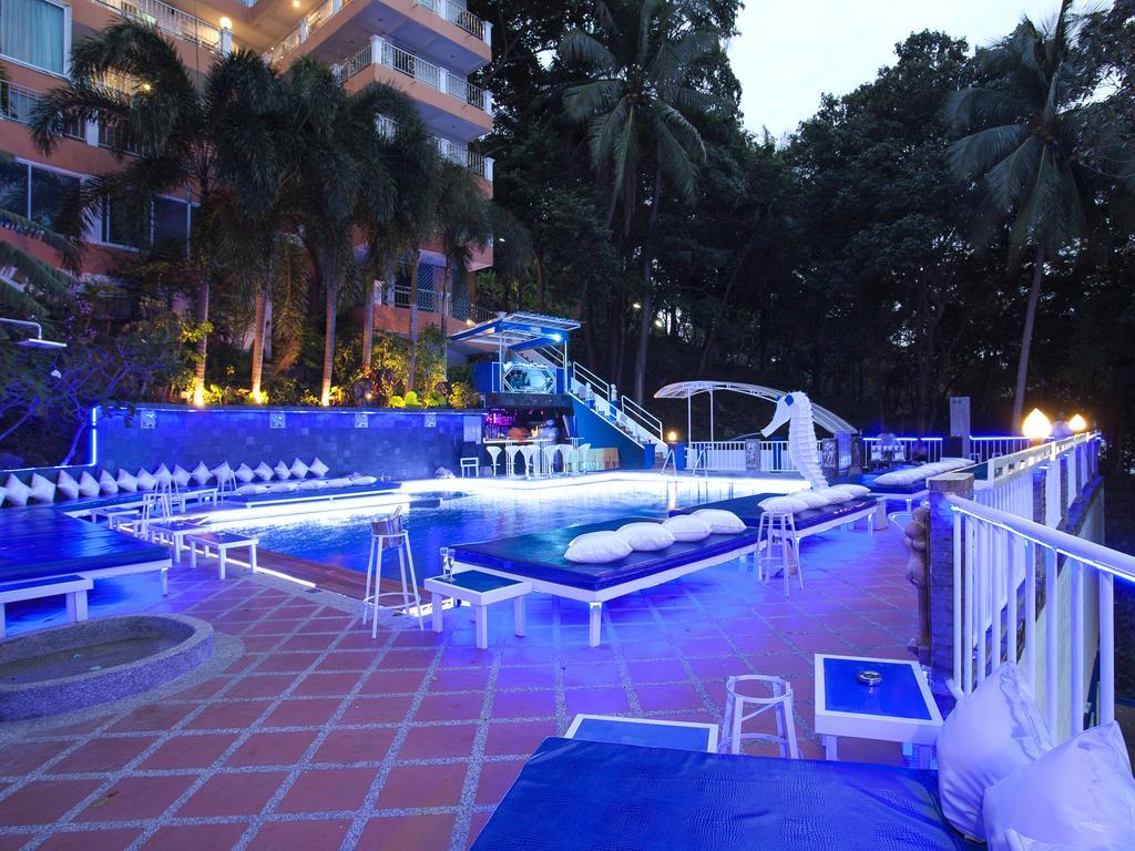 Blue Beach Club & Resort Patong Bagian luar foto
