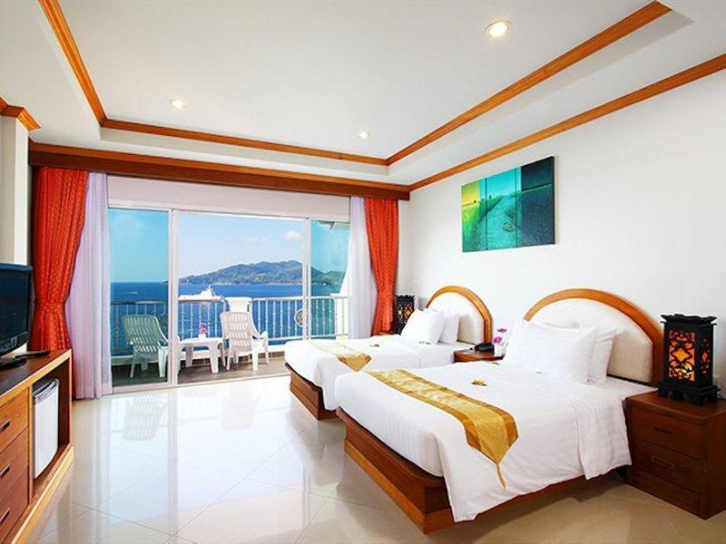 Blue Beach Club & Resort Patong Bagian luar foto