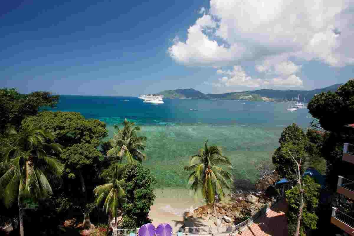Blue Beach Club & Resort Patong Bagian luar foto