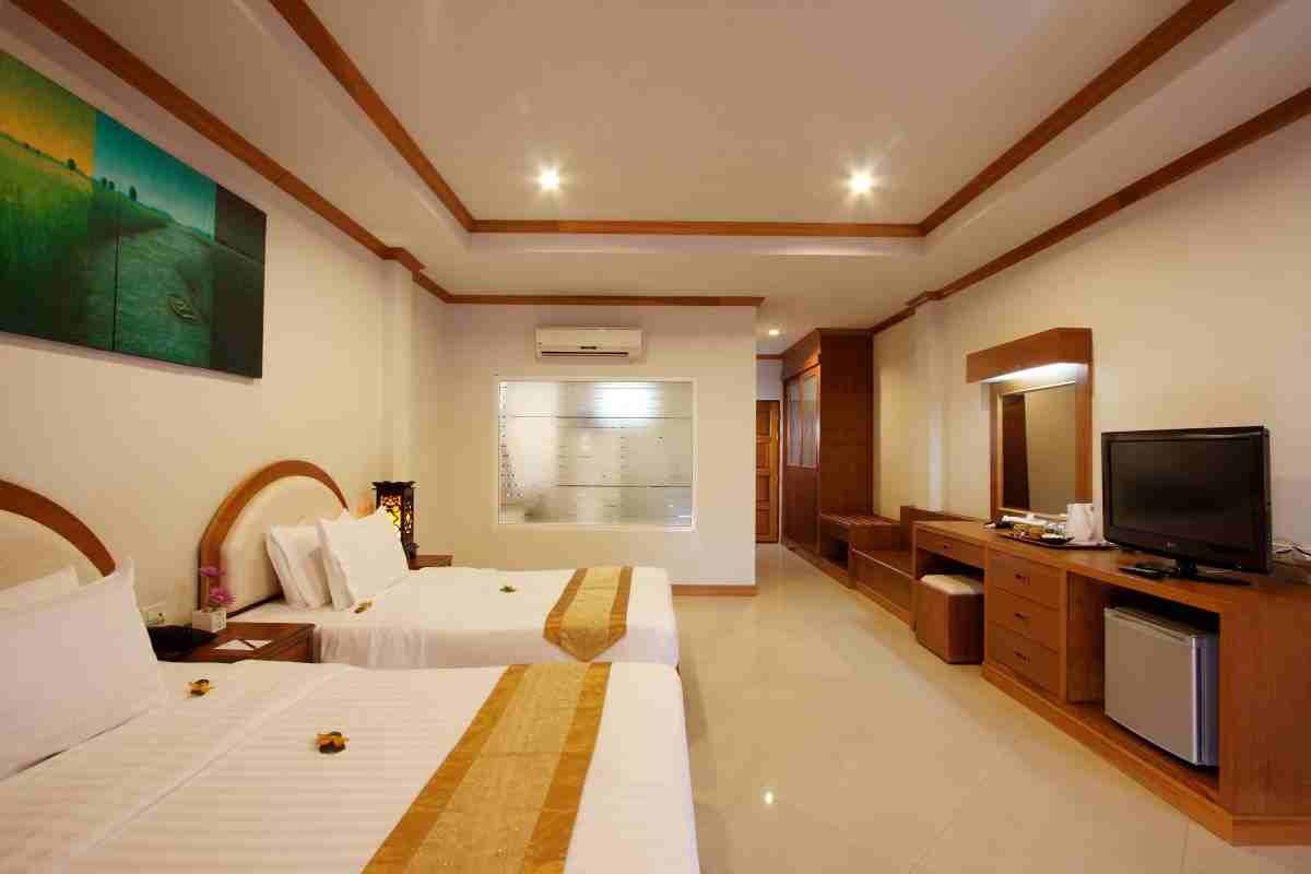 Blue Beach Club & Resort Patong Bagian luar foto