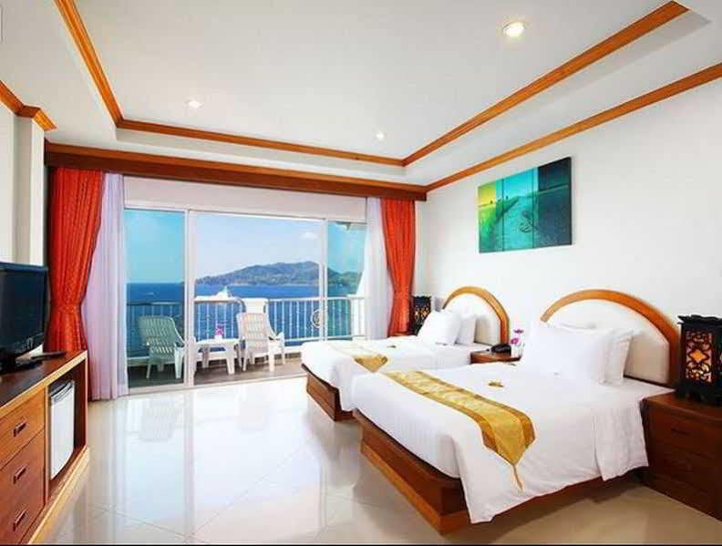 Blue Beach Club & Resort Patong Bagian luar foto