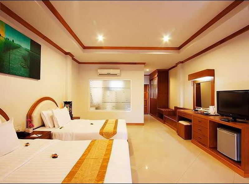 Blue Beach Club & Resort Patong Bagian luar foto